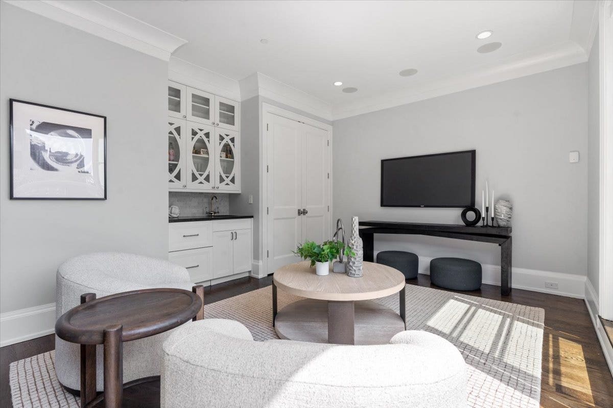 451 W Deming Place, Chicago, IL 60614