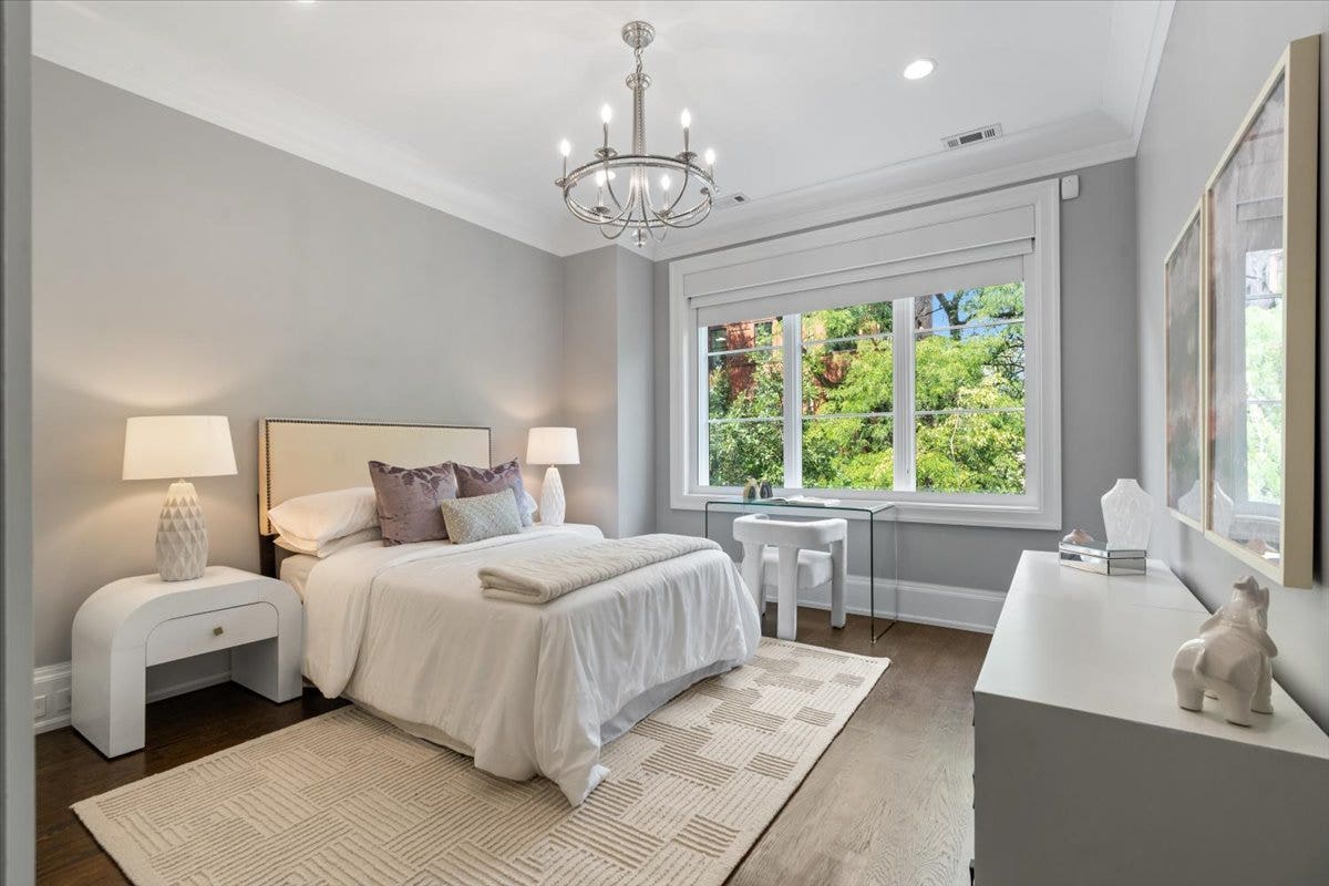 451 W Deming Place, Chicago, IL 60614