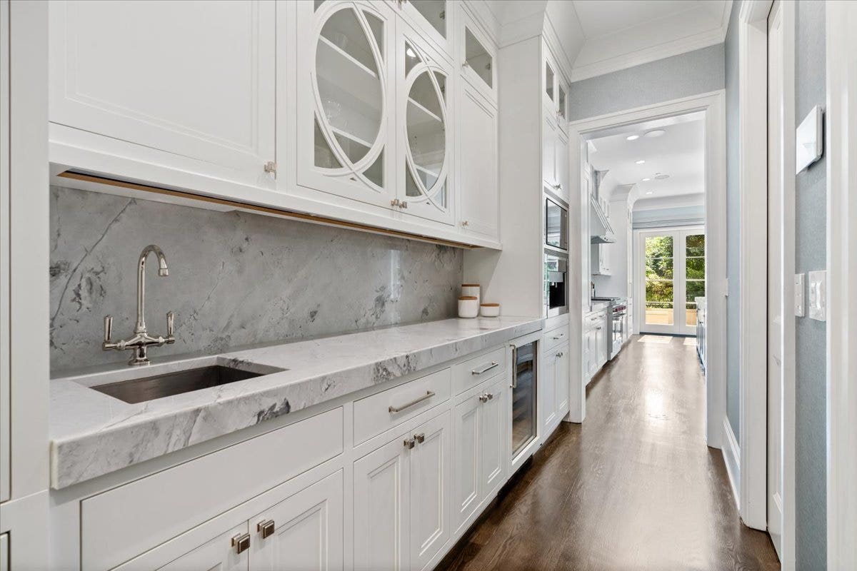451 W Deming Place, Chicago, IL 60614