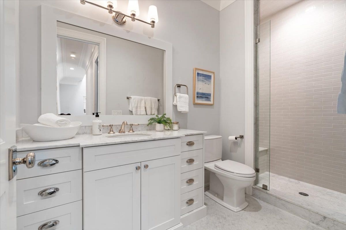 451 W Deming Place, Chicago, IL 60614