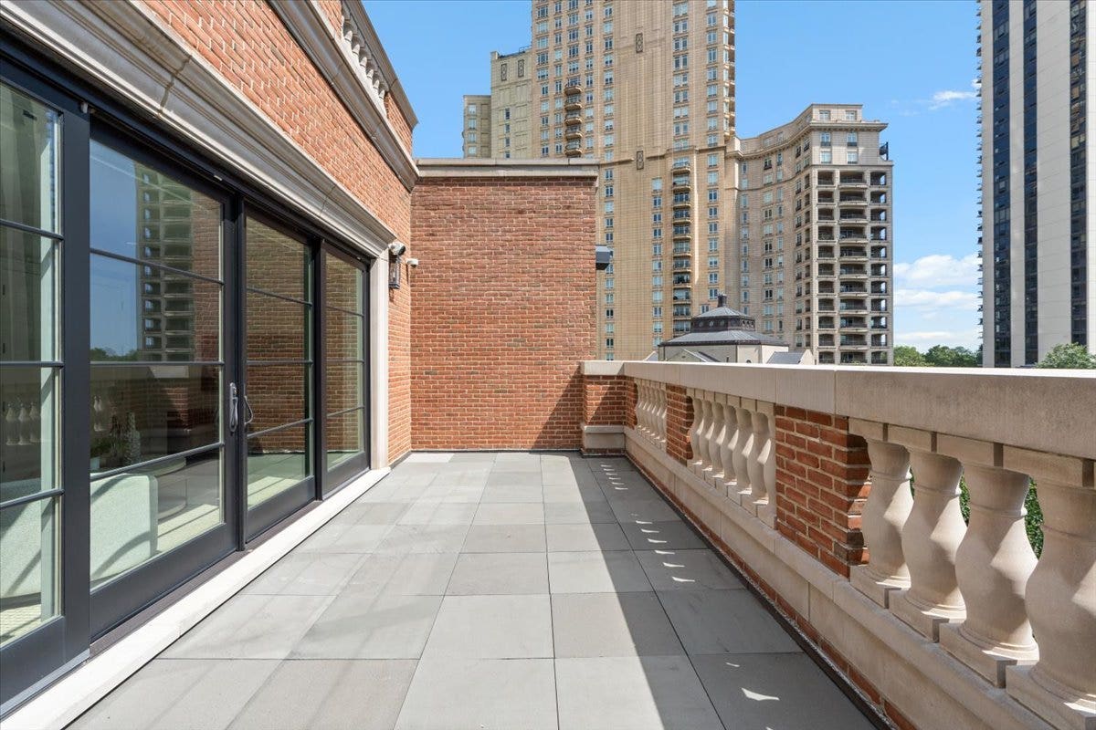 451 W Deming Place, Chicago, IL 60614