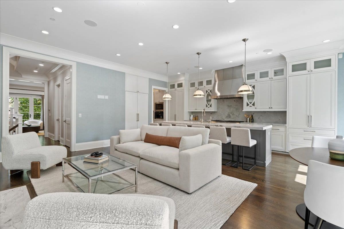 451 W Deming Place, Chicago, IL 60614