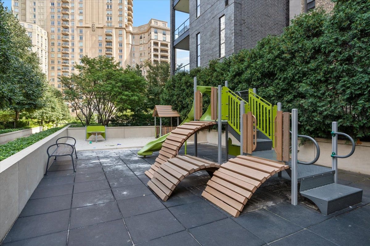 451 W Deming Place, Chicago, IL 60614