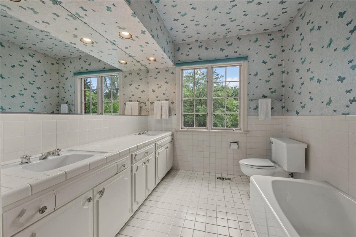 64 Locust Road, Winnetka, IL 60093 64 Locust Road, Winnetka, IL 60093