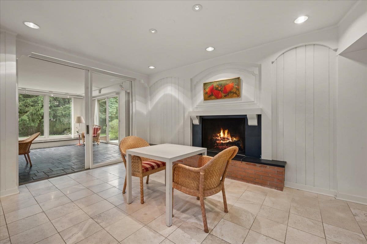 64 Locust Road, Winnetka, IL 60093 64 Locust Road, Winnetka, IL 60093