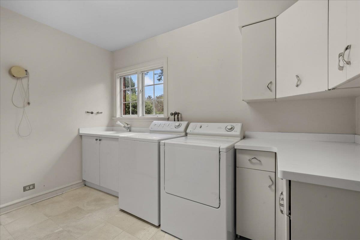 64 Locust Road, Winnetka, IL 60093 64 Locust Road, Winnetka, IL 60093