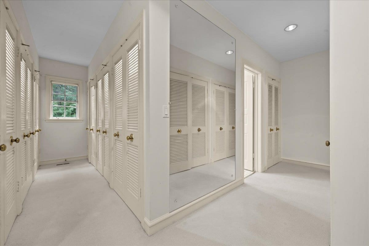 64 Locust Road, Winnetka, IL 60093 64 Locust Road, Winnetka, IL 60093