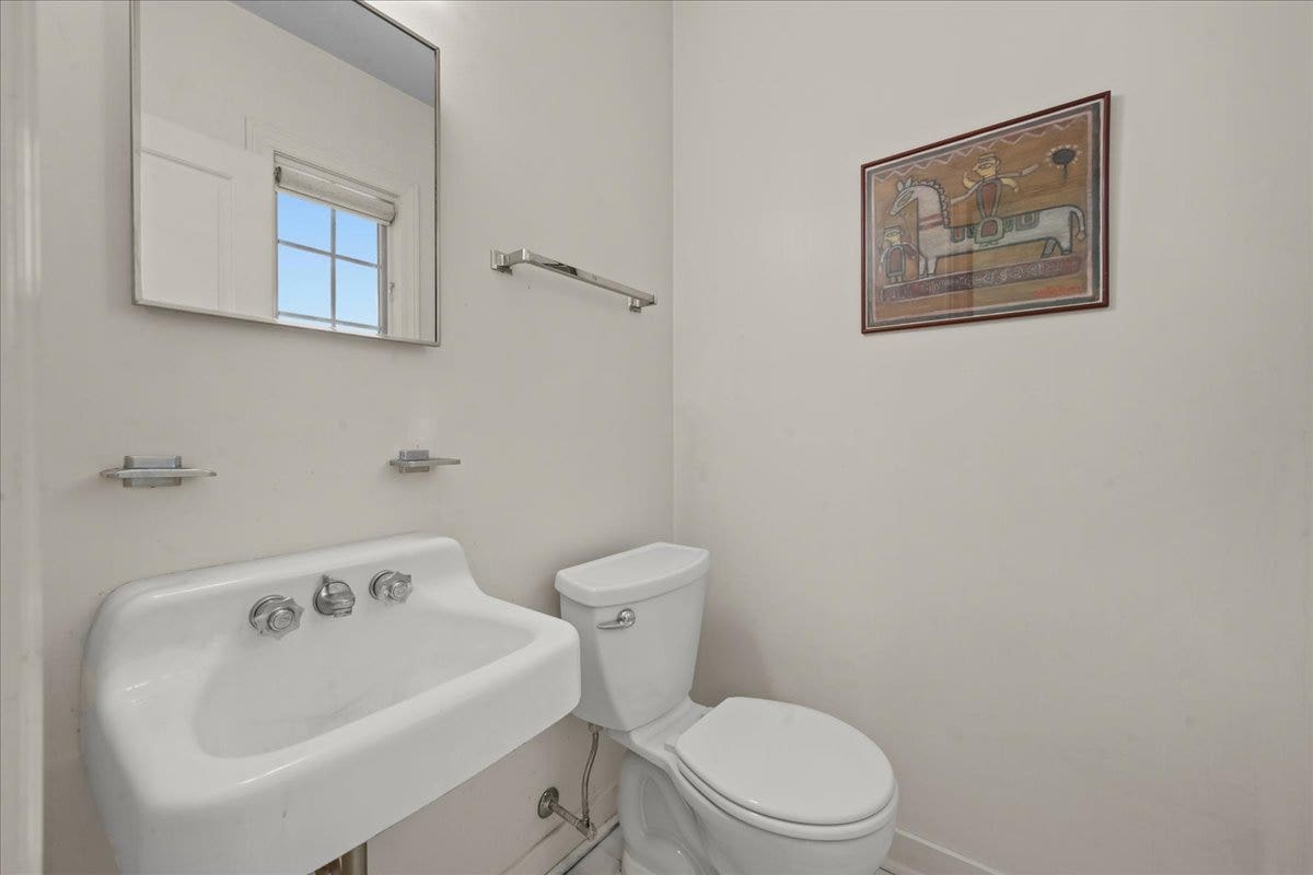 64 Locust Road, Winnetka, IL 60093 64 Locust Road, Winnetka, IL 60093
