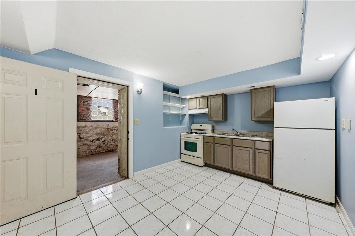 219 Youngs Avenue, Joliet, IL 60432 219 Youngs Avenue, Joliet, IL 60432