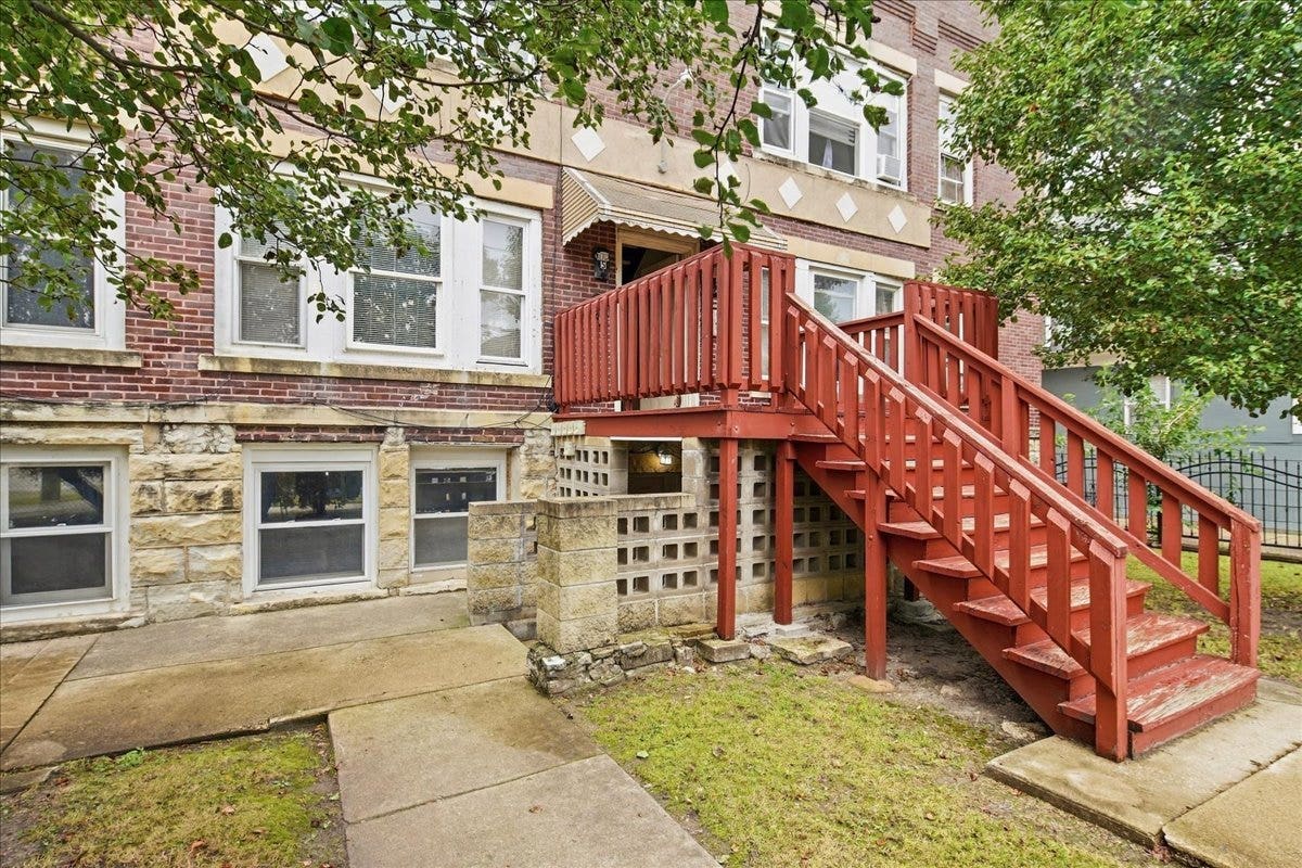 219 Youngs Avenue, Joliet, IL 60432 219 Youngs Avenue, Joliet, IL 60432