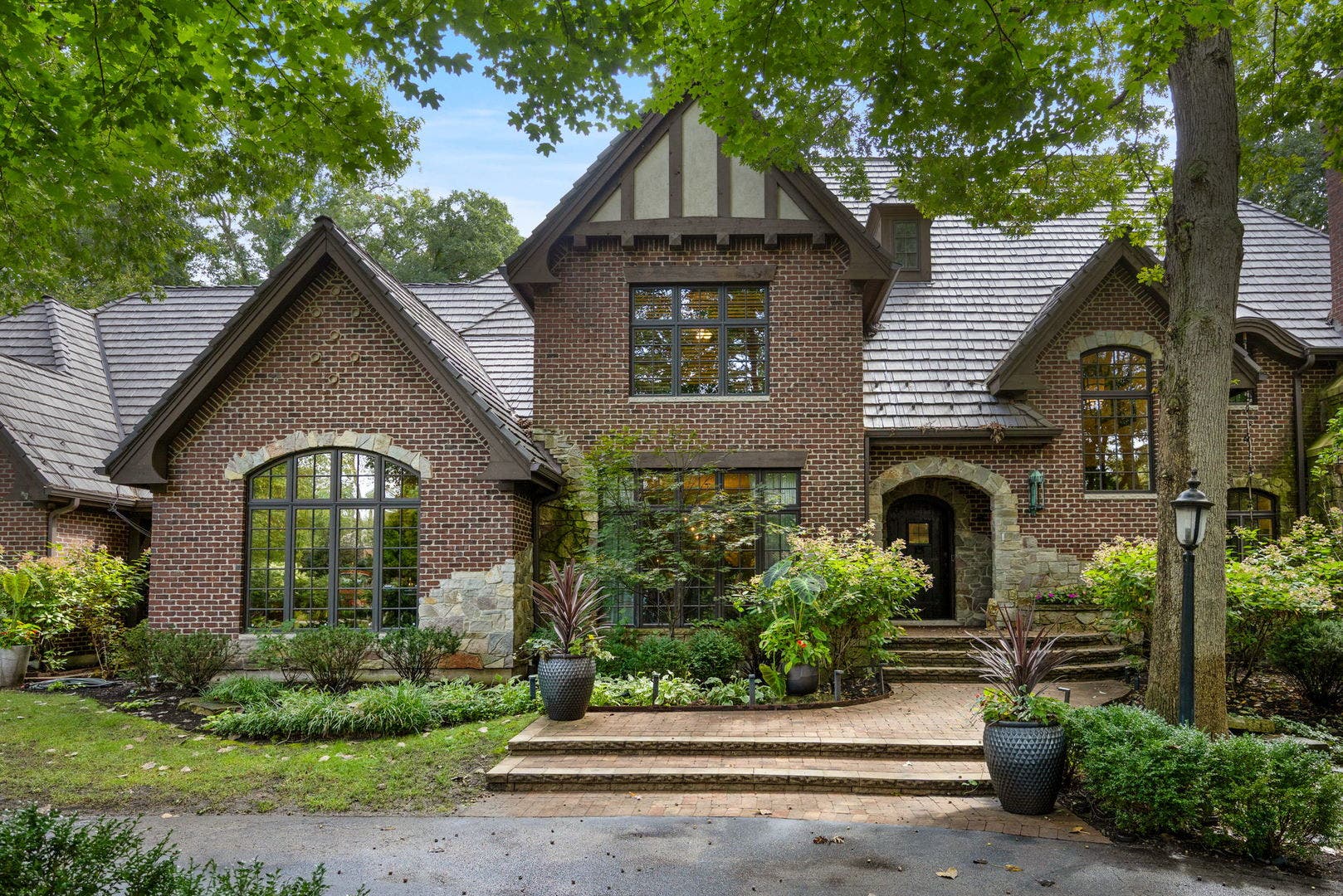 2901 Glenbriar Drive, St. Charles, IL 60174 2901 Glenbriar Drive, St. Charles, IL 60174