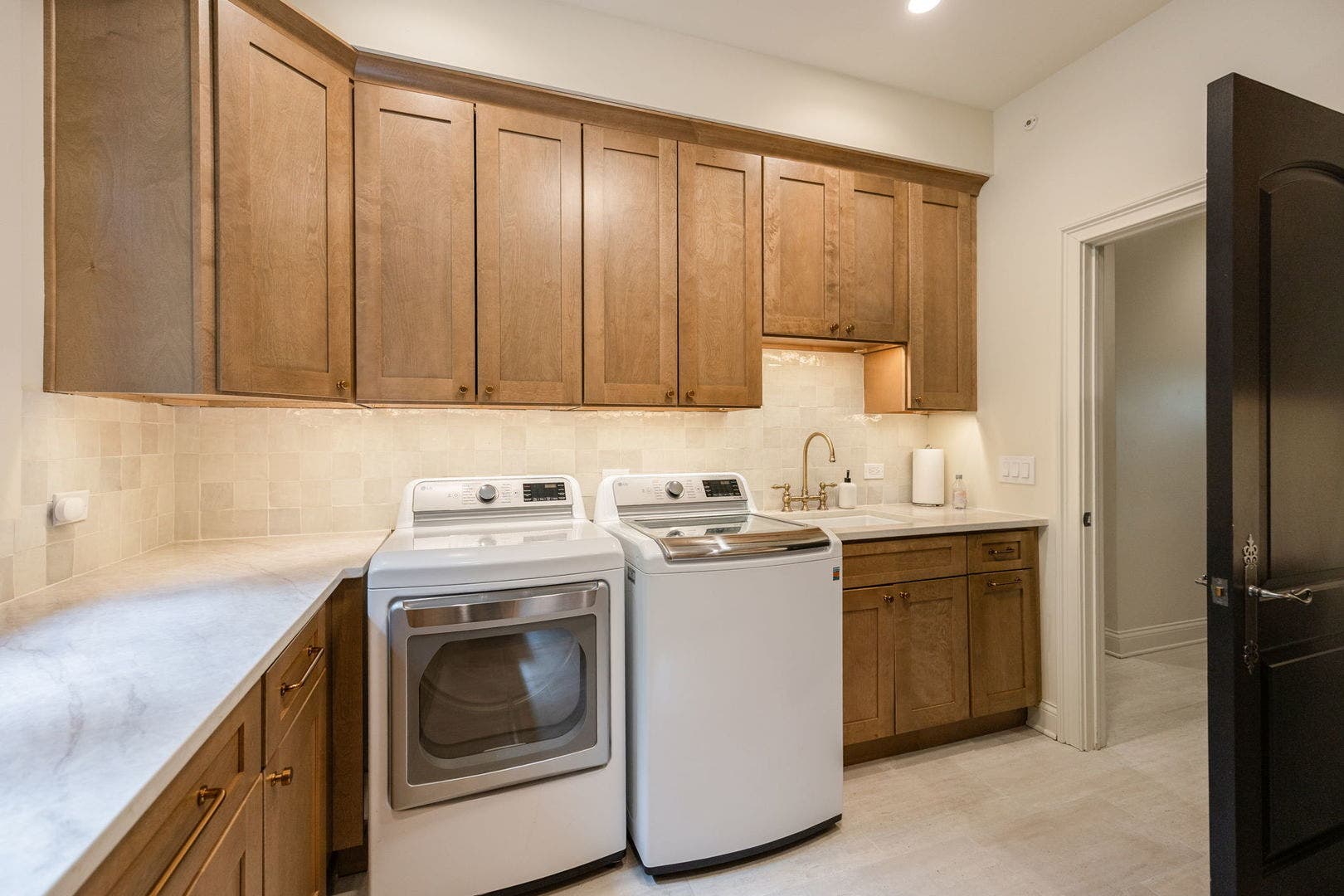 2901 Glenbriar Drive, St. Charles, IL 60174 2901 Glenbriar Drive, St. Charles, IL 60174