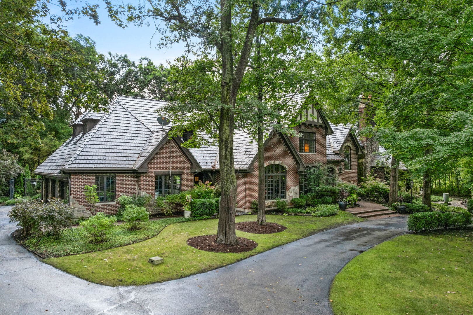 2901 Glenbriar Drive, St. Charles, IL 60174 2901 Glenbriar Drive, St. Charles, IL 60174