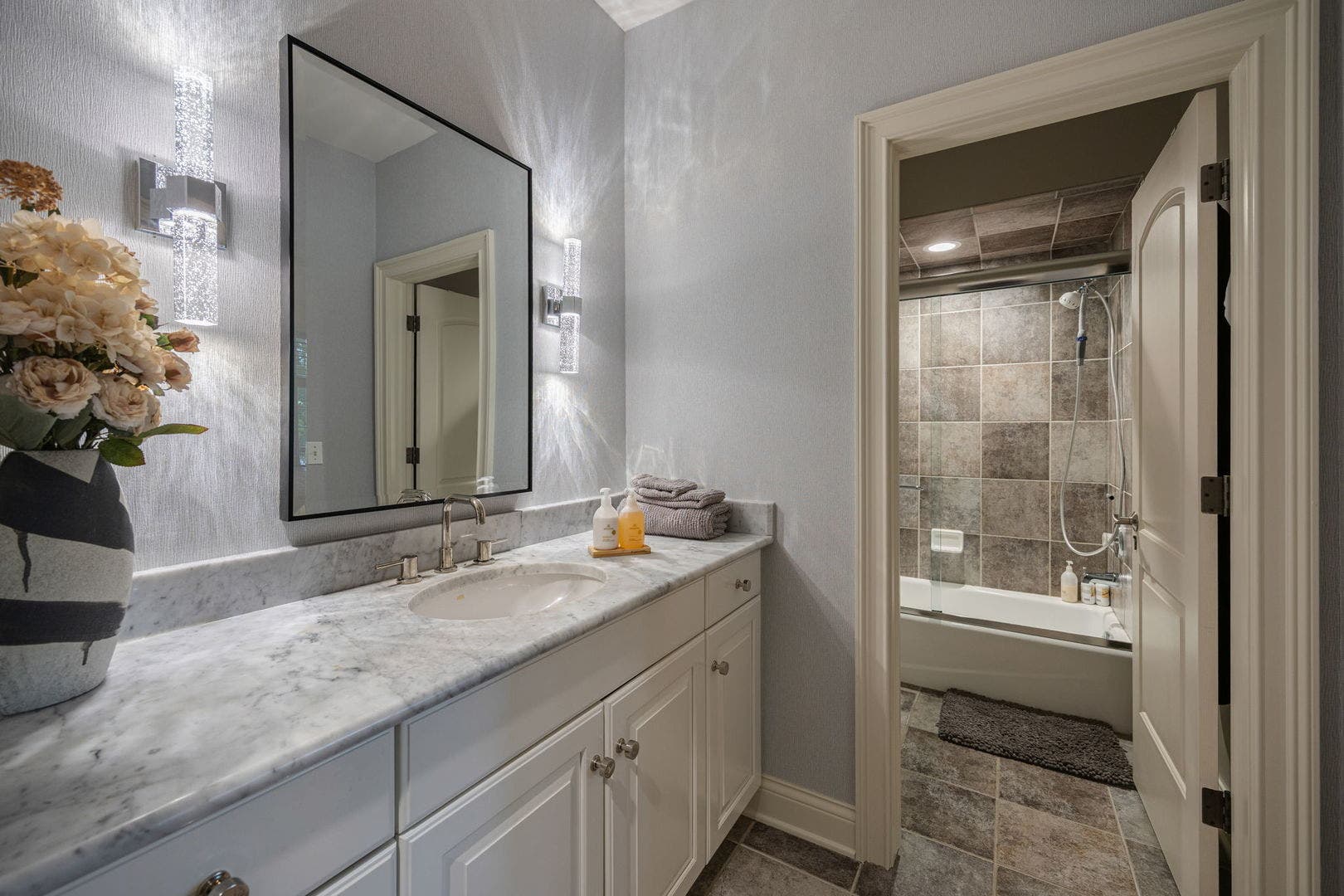 2901 Glenbriar Drive, St. Charles, IL 60174 2901 Glenbriar Drive, St. Charles, IL 60174