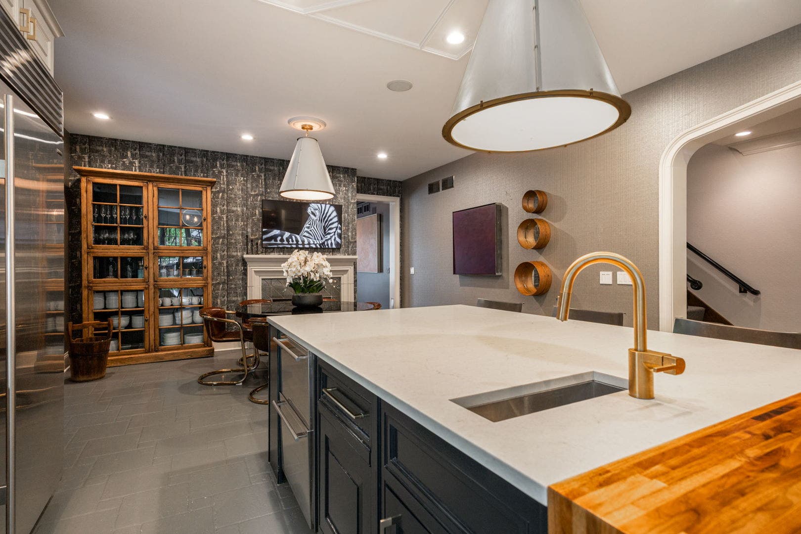 2901 Glenbriar Drive, St. Charles, IL 60174 2901 Glenbriar Drive, St. Charles, IL 60174