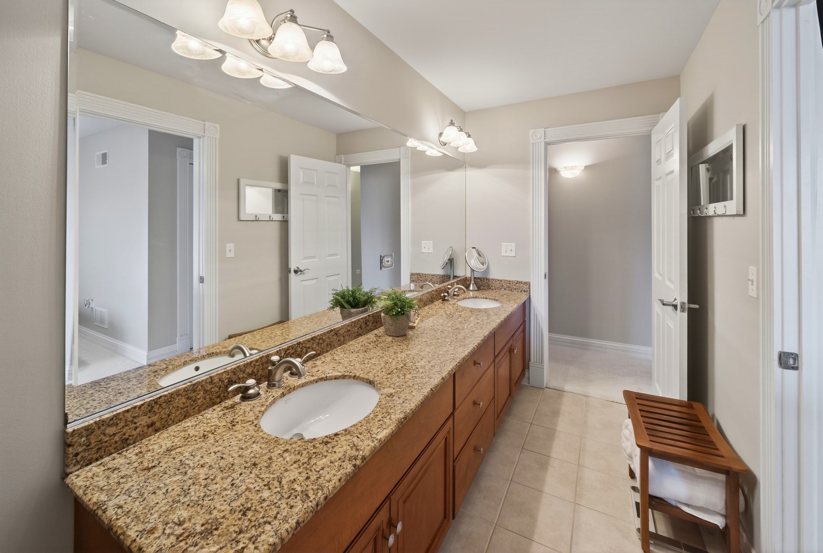 70 Forest Avenue, Naperville, IL 60540 70 Forest Avenue, Naperville, IL 60540