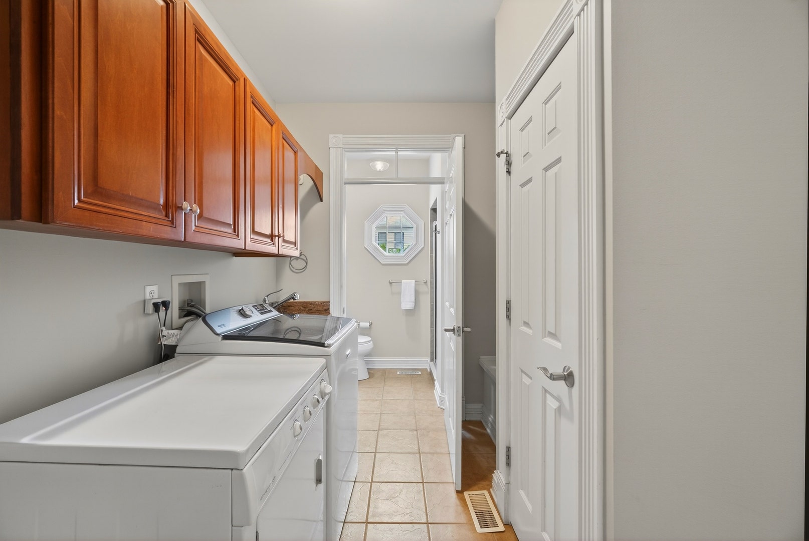 70 Forest Avenue, Naperville, IL 60540 70 Forest Avenue, Naperville, IL 60540