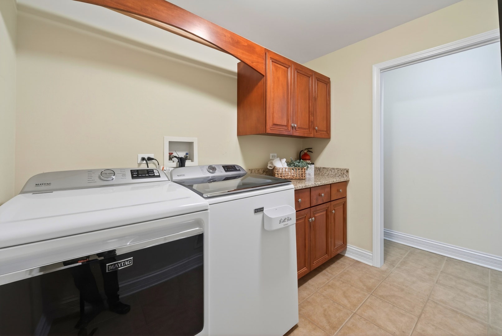 70 Forest Avenue, Naperville, IL 60540 70 Forest Avenue, Naperville, IL 60540