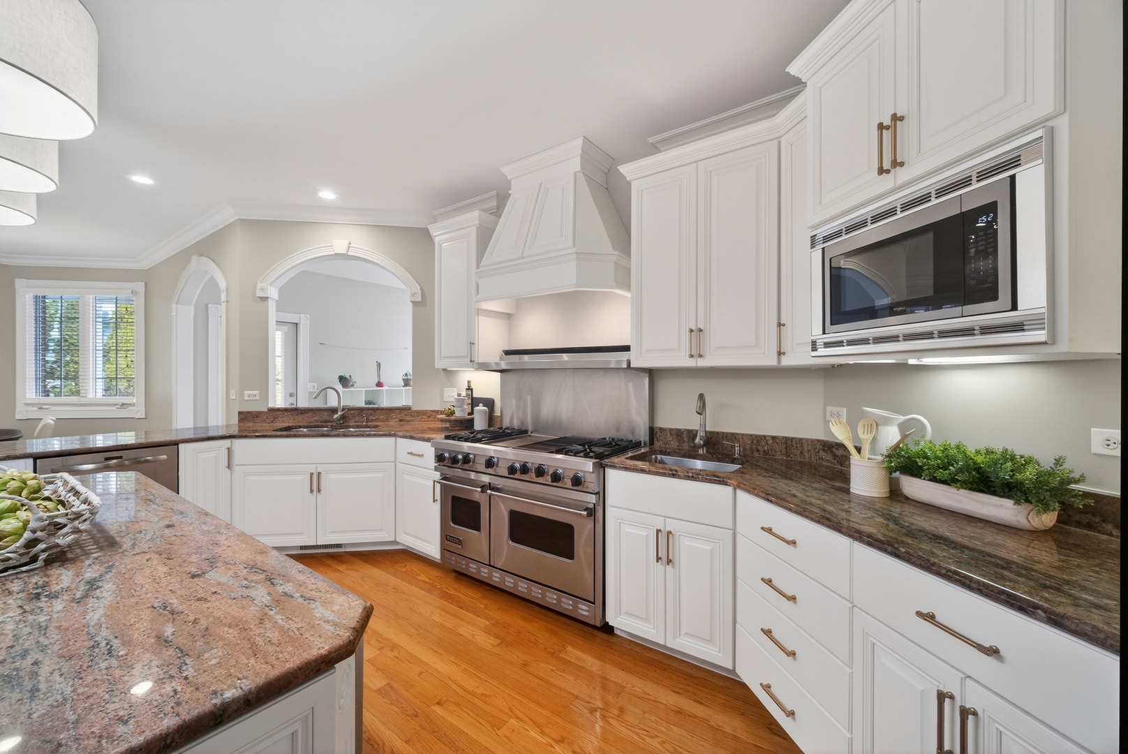 70 Forest Avenue, Naperville, IL 60540 70 Forest Avenue, Naperville, IL 60540