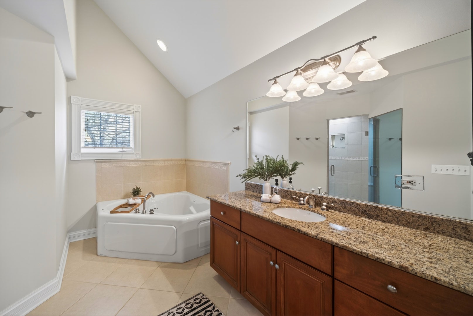 70 Forest Avenue, Naperville, IL 60540 70 Forest Avenue, Naperville, IL 60540