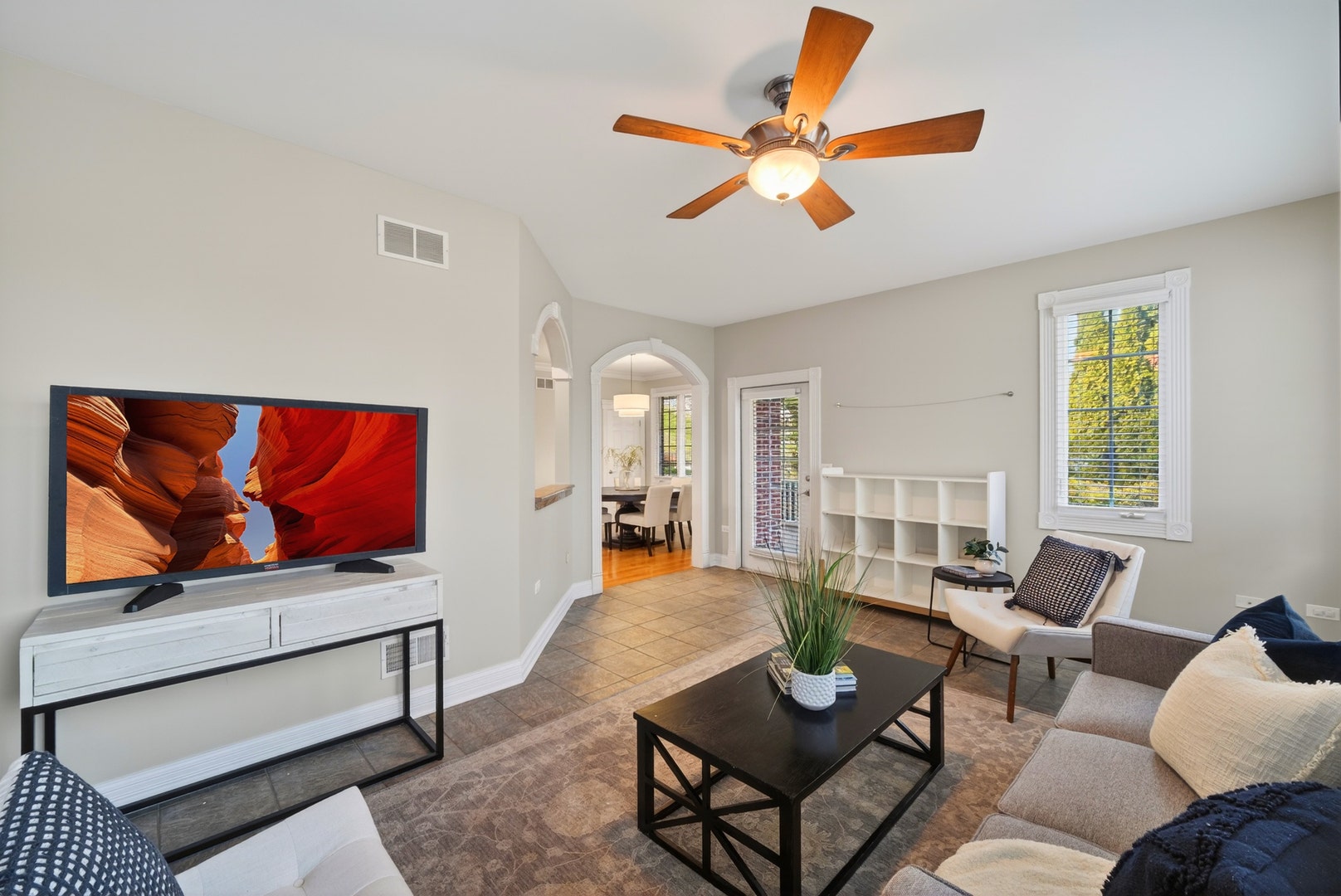 70 Forest Avenue, Naperville, IL 60540 70 Forest Avenue, Naperville, IL 60540