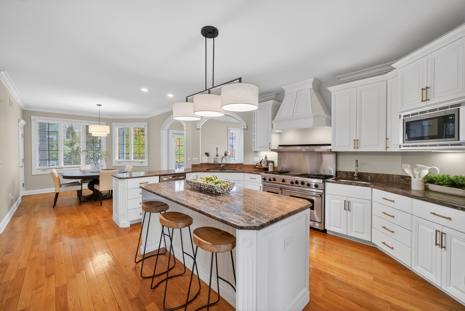 70 Forest Avenue, Naperville, IL 60540 70 Forest Avenue, Naperville, IL 60540