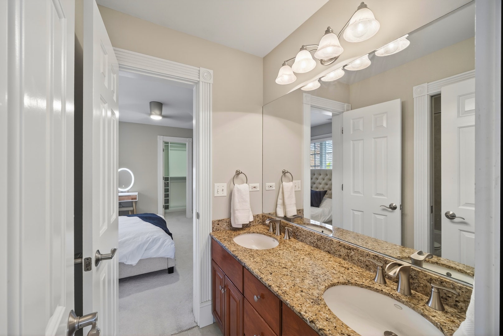 70 Forest Avenue, Naperville, IL 60540 70 Forest Avenue, Naperville, IL 60540