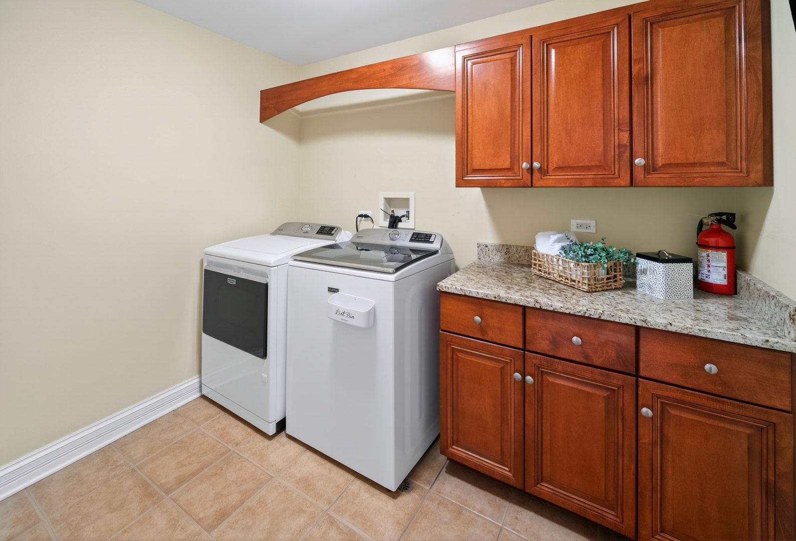 70 Forest Avenue, Naperville, IL 60540 70 Forest Avenue, Naperville, IL 60540