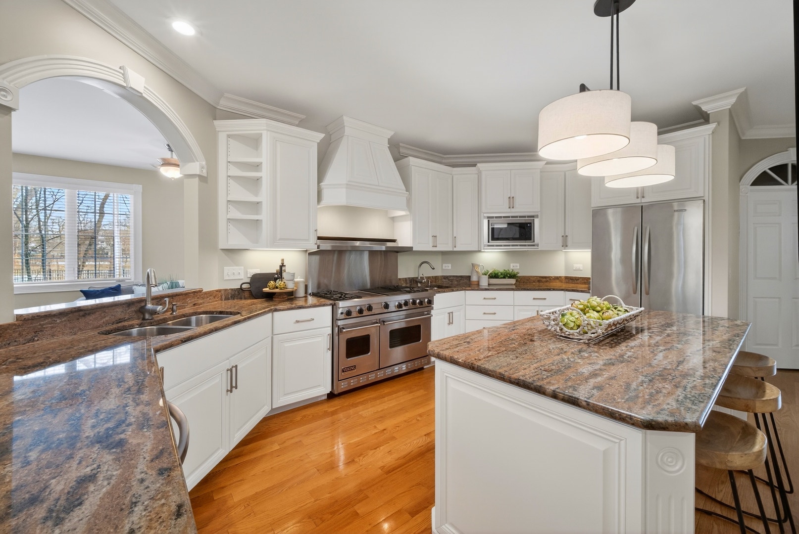 70 Forest Avenue, Naperville, IL 60540 70 Forest Avenue, Naperville, IL 60540