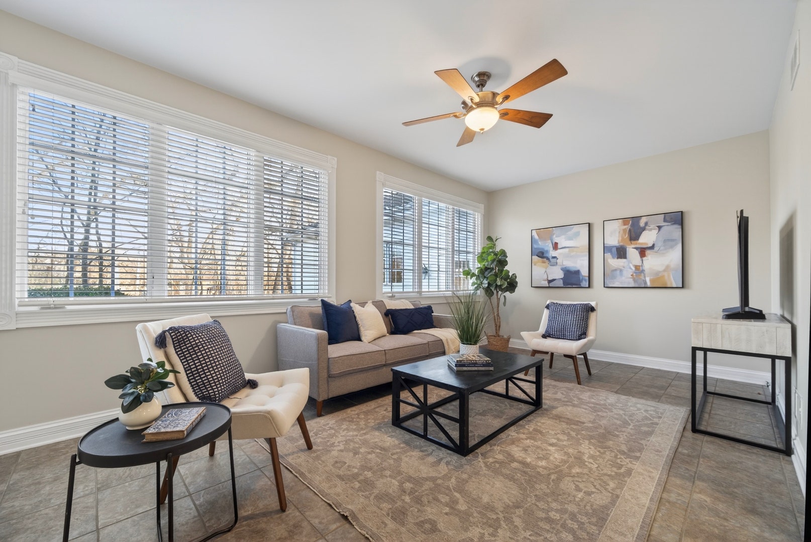 70 Forest Avenue, Naperville, IL 60540 70 Forest Avenue, Naperville, IL 60540