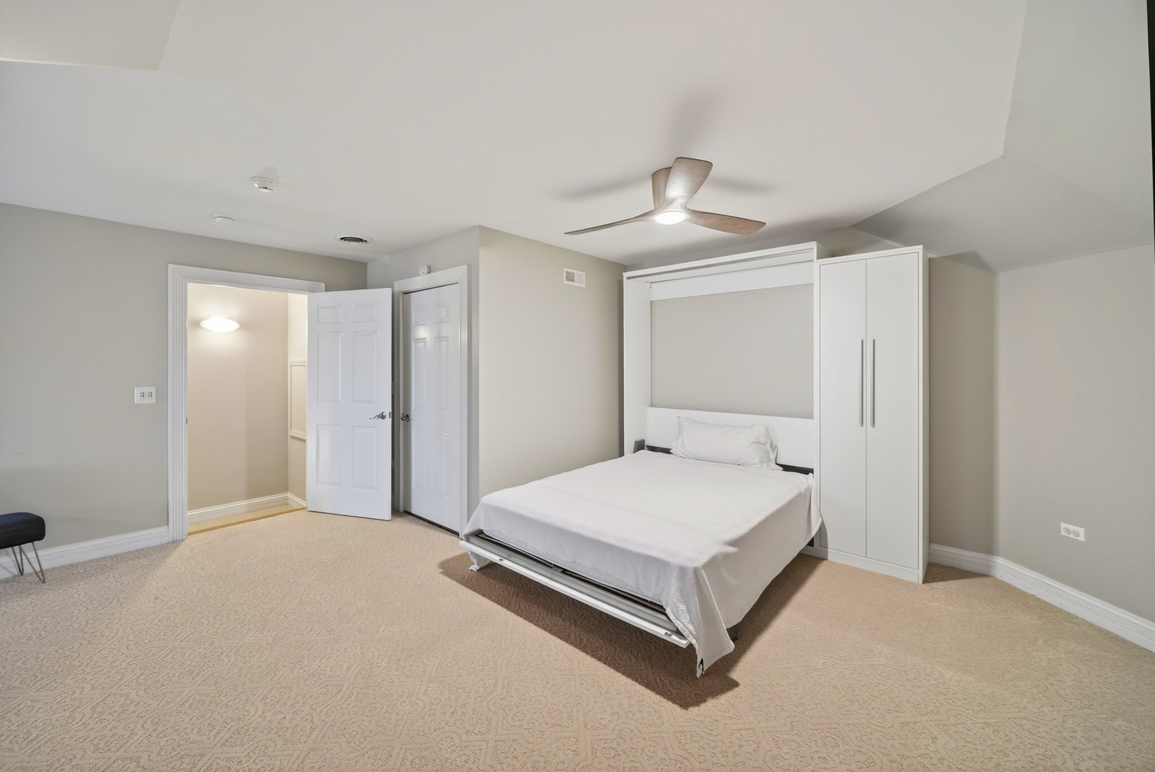 70 Forest Avenue, Naperville, IL 60540 70 Forest Avenue, Naperville, IL 60540