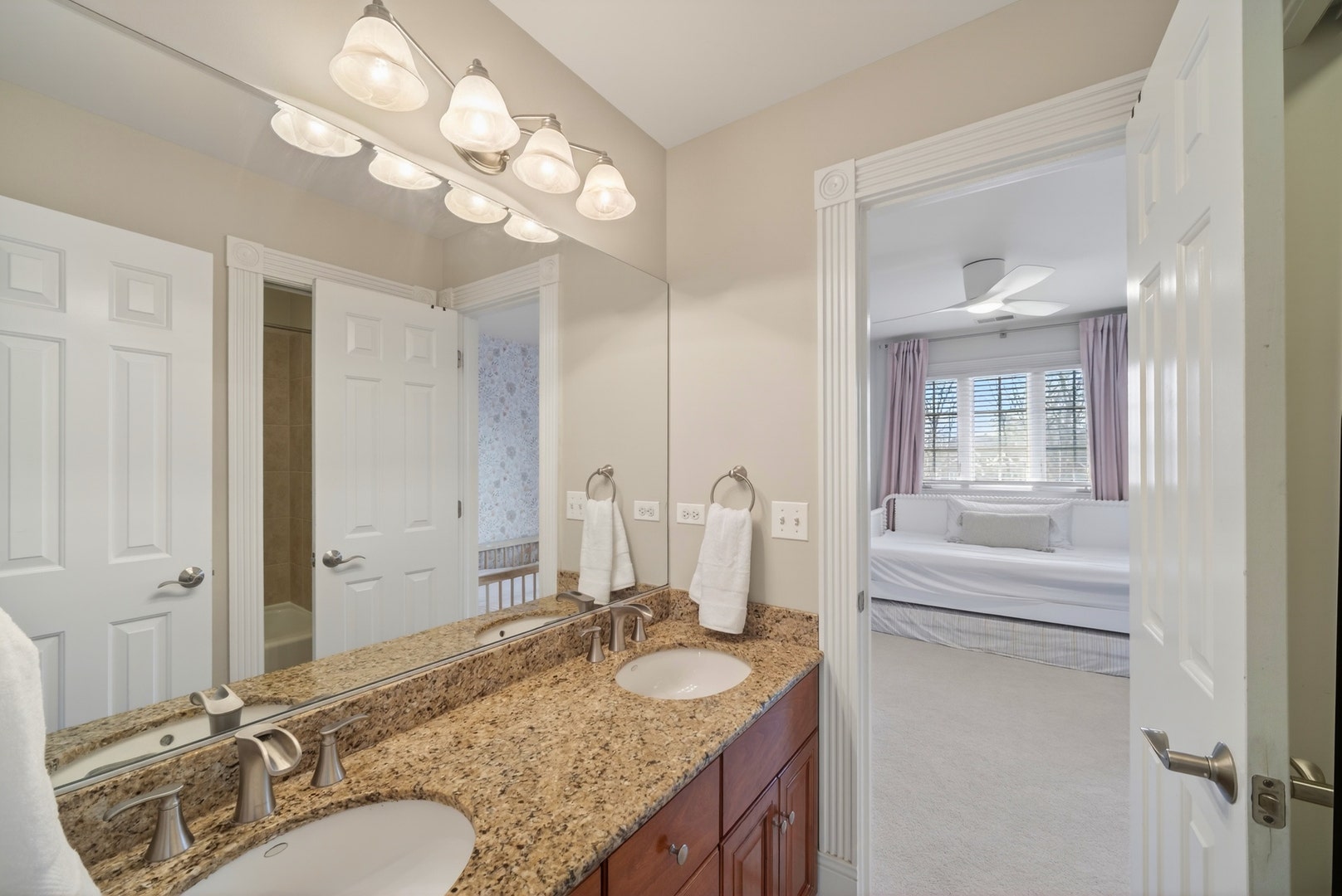 70 Forest Avenue, Naperville, IL 60540 70 Forest Avenue, Naperville, IL 60540