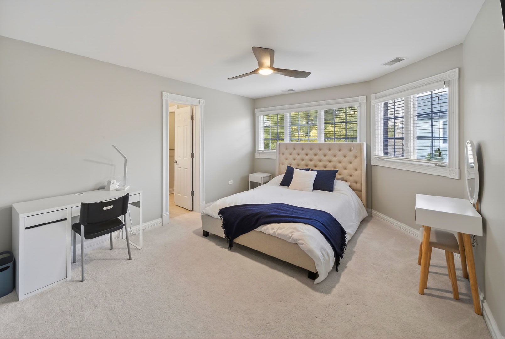 70 Forest Avenue, Naperville, IL 60540 70 Forest Avenue, Naperville, IL 60540