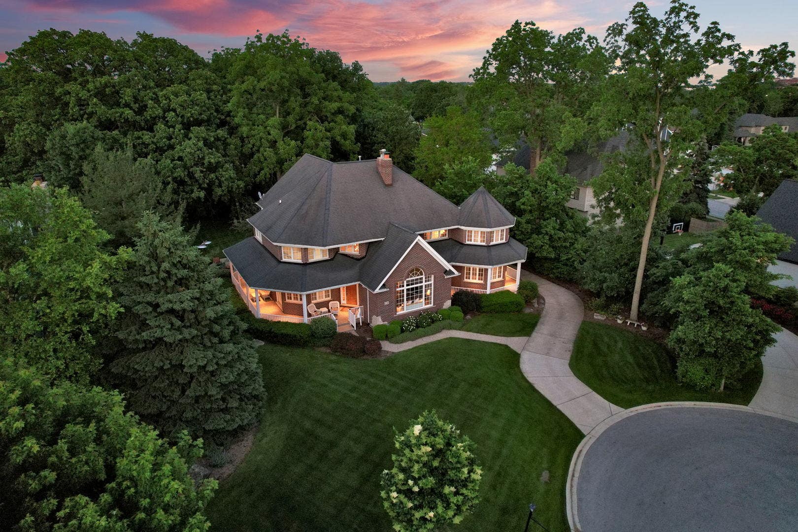 70 Forest Avenue, Naperville, IL 60540 70 Forest Avenue, Naperville, IL 60540