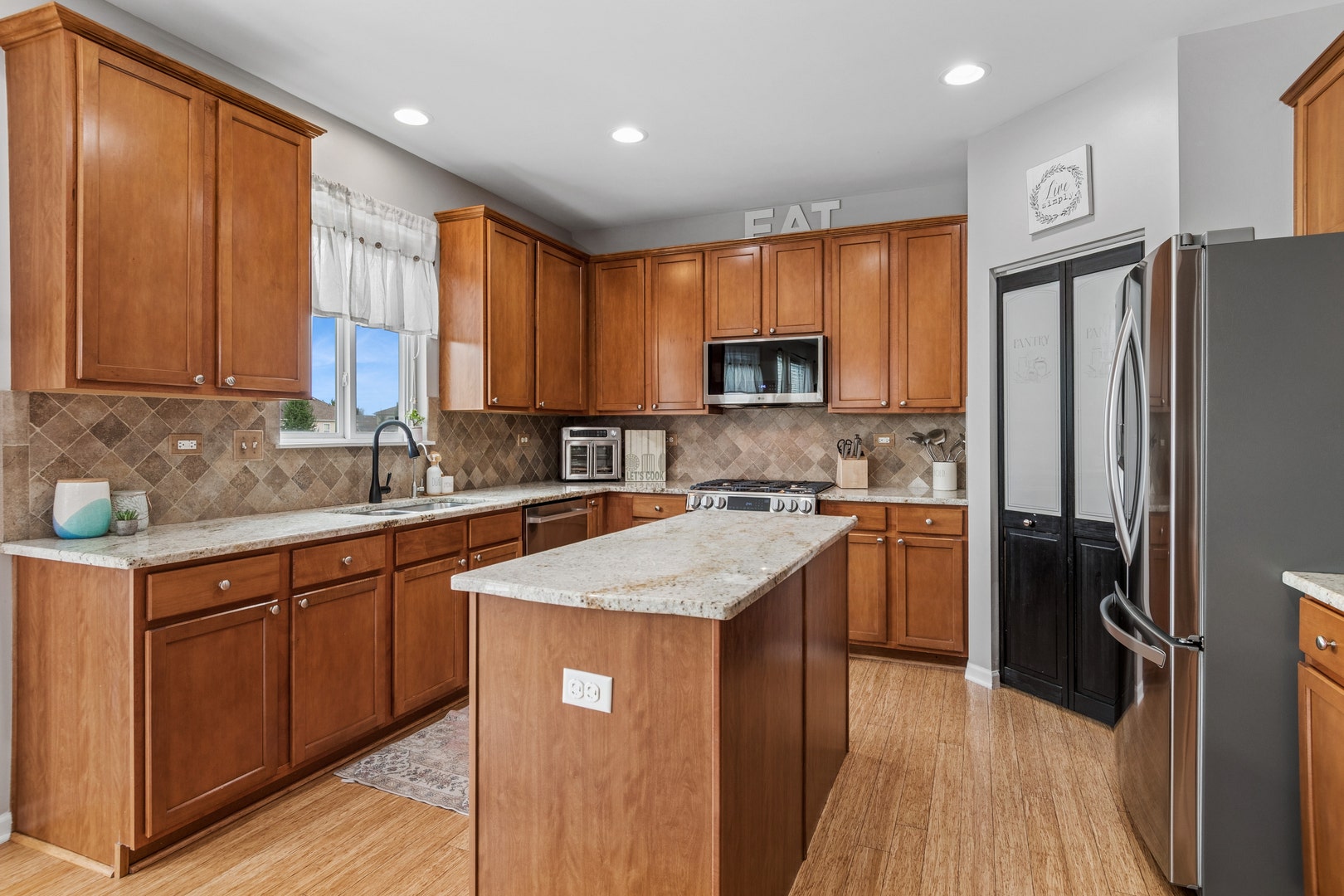711 Jorstad Drive, North Aurora, IL 60542 All new appliances! Plenty of space to work and e