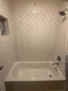 711 Jorstad Drive, North Aurora, IL 60542 2nd Level Hall Bath New Ceramic Tile in Tub Surrou