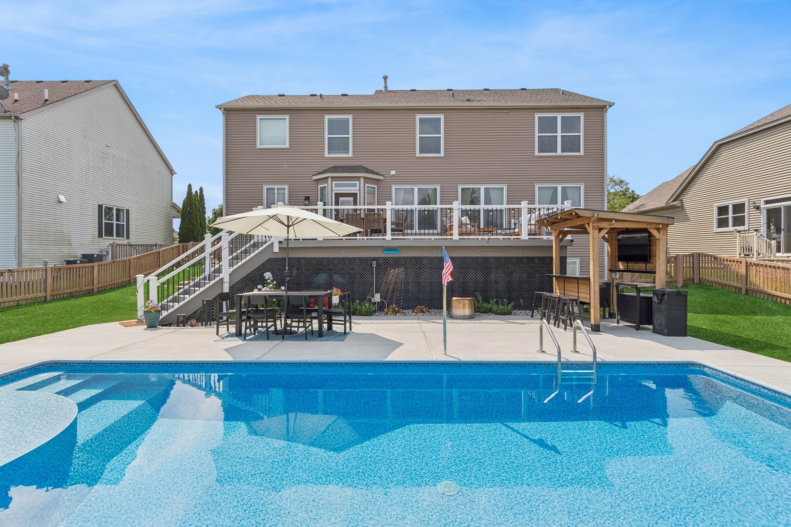 711 Jorstad Drive, North Aurora, IL 60542 One Year New! Heated! Plenty of time to enjoy th