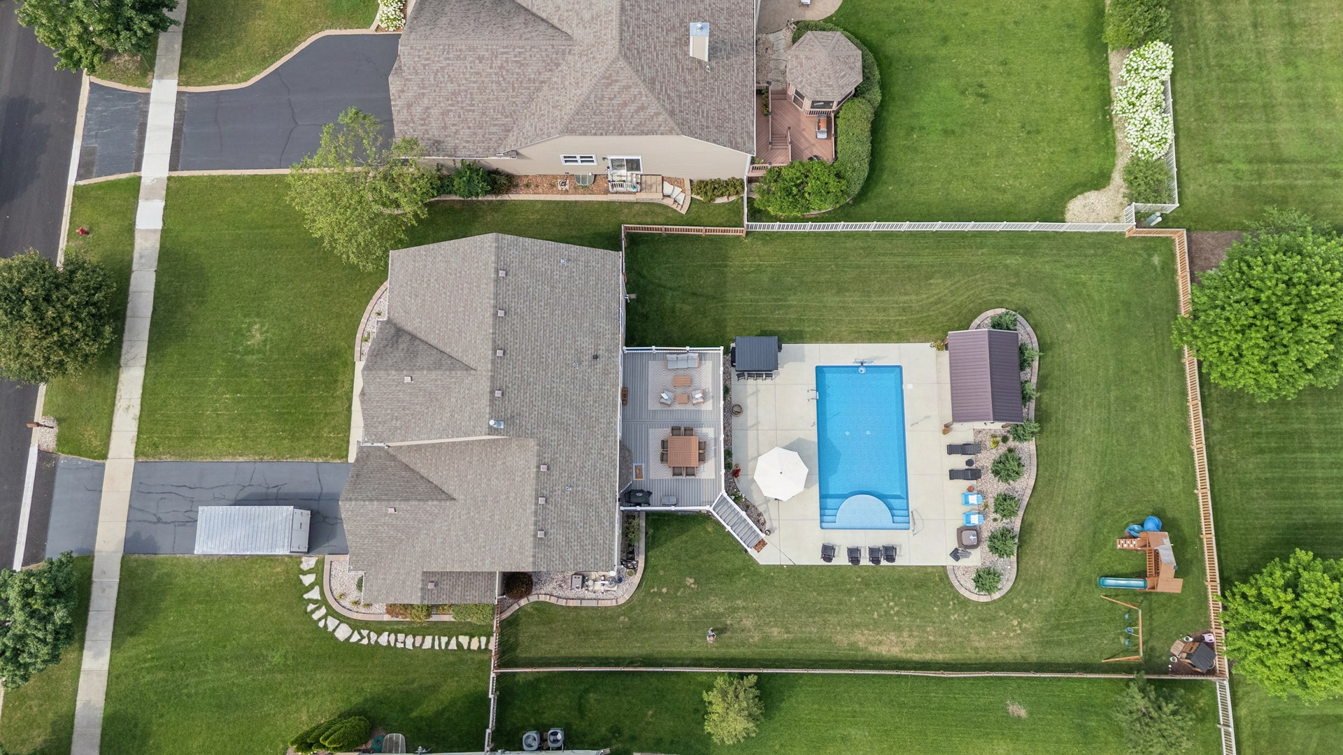 711 Jorstad Drive, North Aurora, IL 60542 Great Property!!!