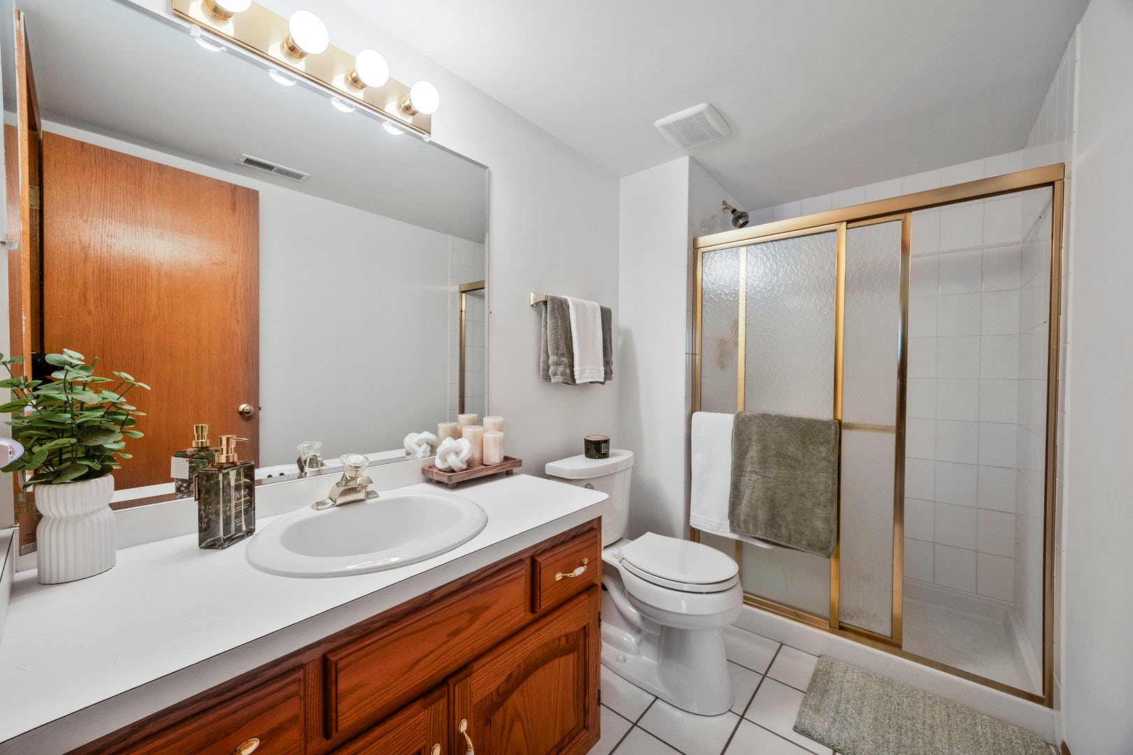 11147 Saratoga Drive, Orland Park, IL 60467 11147 Saratoga Drive, Orland Park, IL 60467
