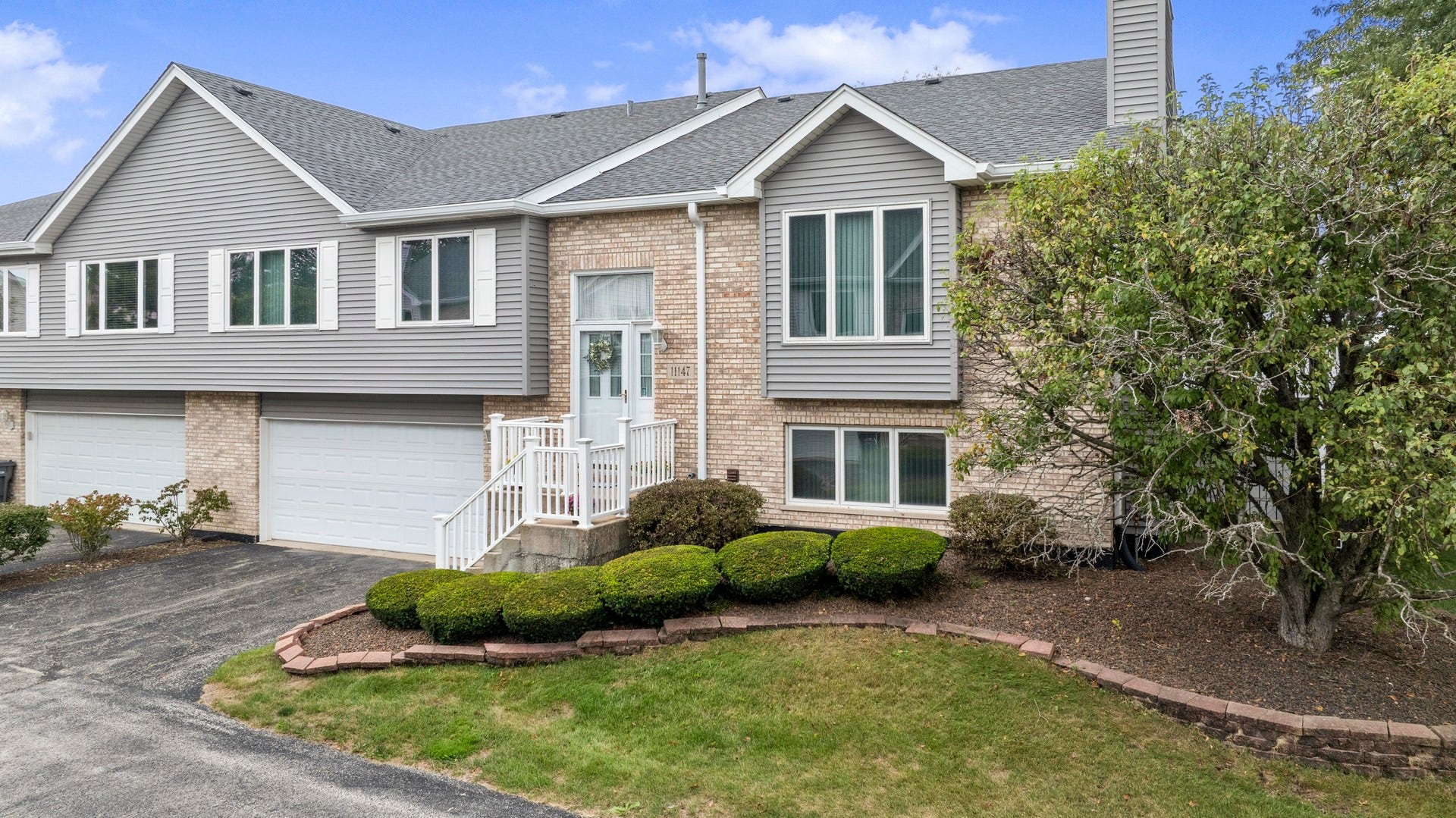 11147 Saratoga Drive, Orland Park, IL 60467 11147 Saratoga Drive, Orland Park, IL 60467