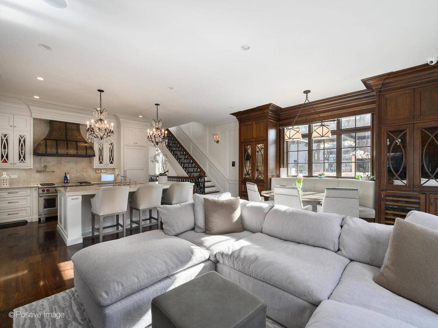 3024 N Lake Shore Drive, Chicago, IL 60657 3024 N Lake Shore Drive, Chicago, IL 60657