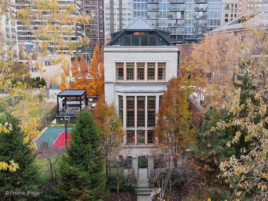 Property photo for 3024 N Lake Shore Drive, Chicago, IL