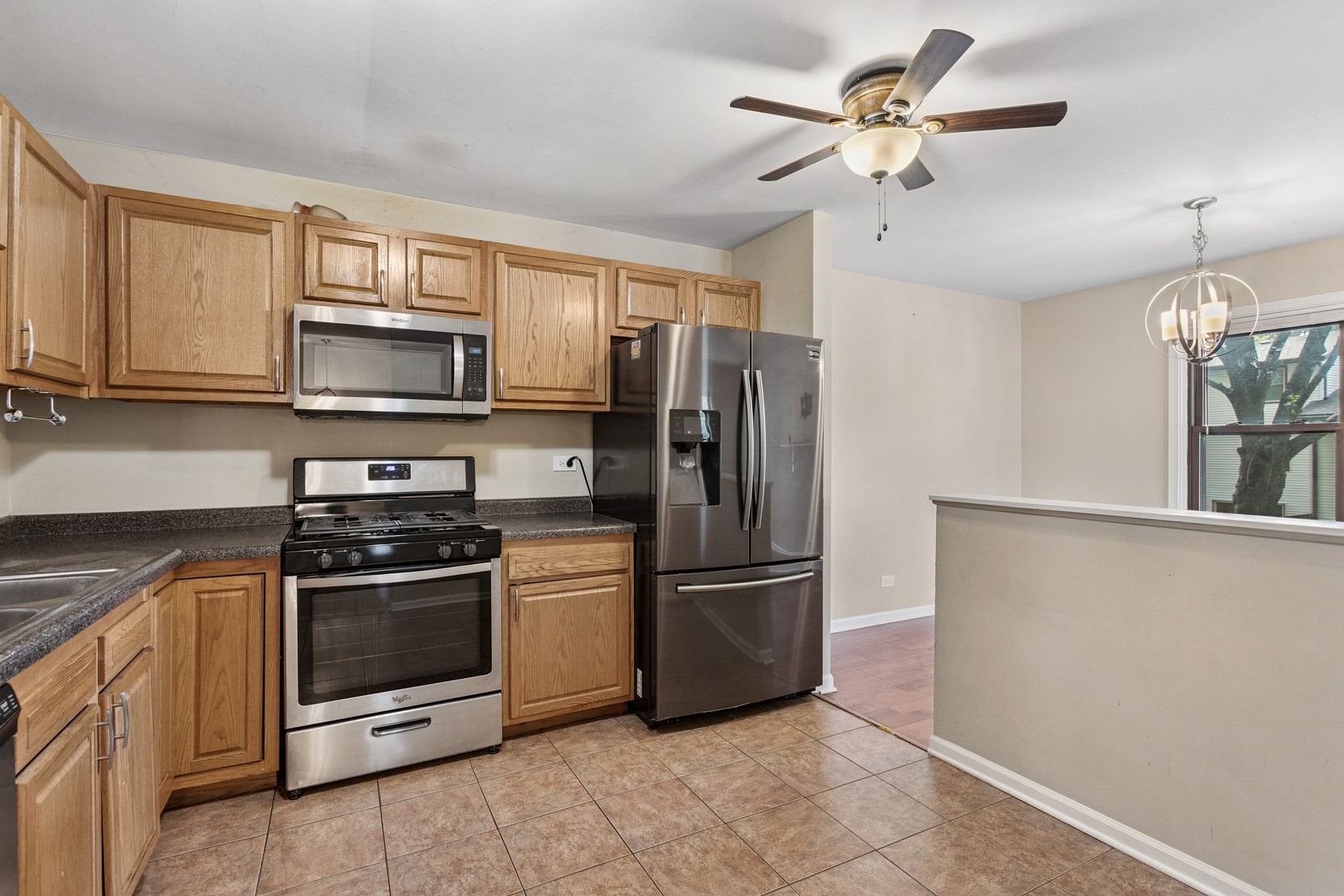 285 Navajo Drive, Bolingbrook, IL 60440 285 Navajo Drive, Bolingbrook, IL 60440
