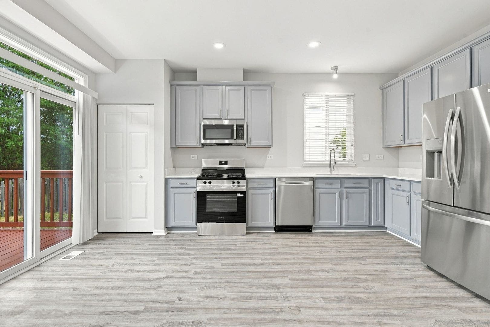 705 Silver Leaf Drive, Joliet, IL 60431 705 Silver Leaf Drive, Joliet, IL 60431