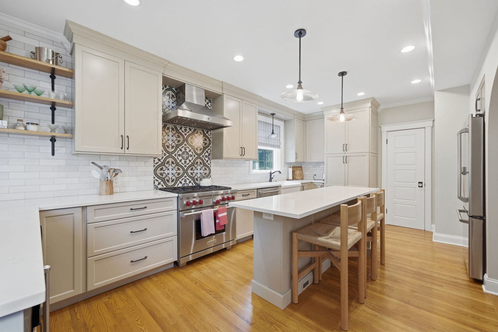 4712 Middaugh Avenue, Downers Grove, IL 60515 4712 Middaugh Avenue, Downers Grove, IL 60515