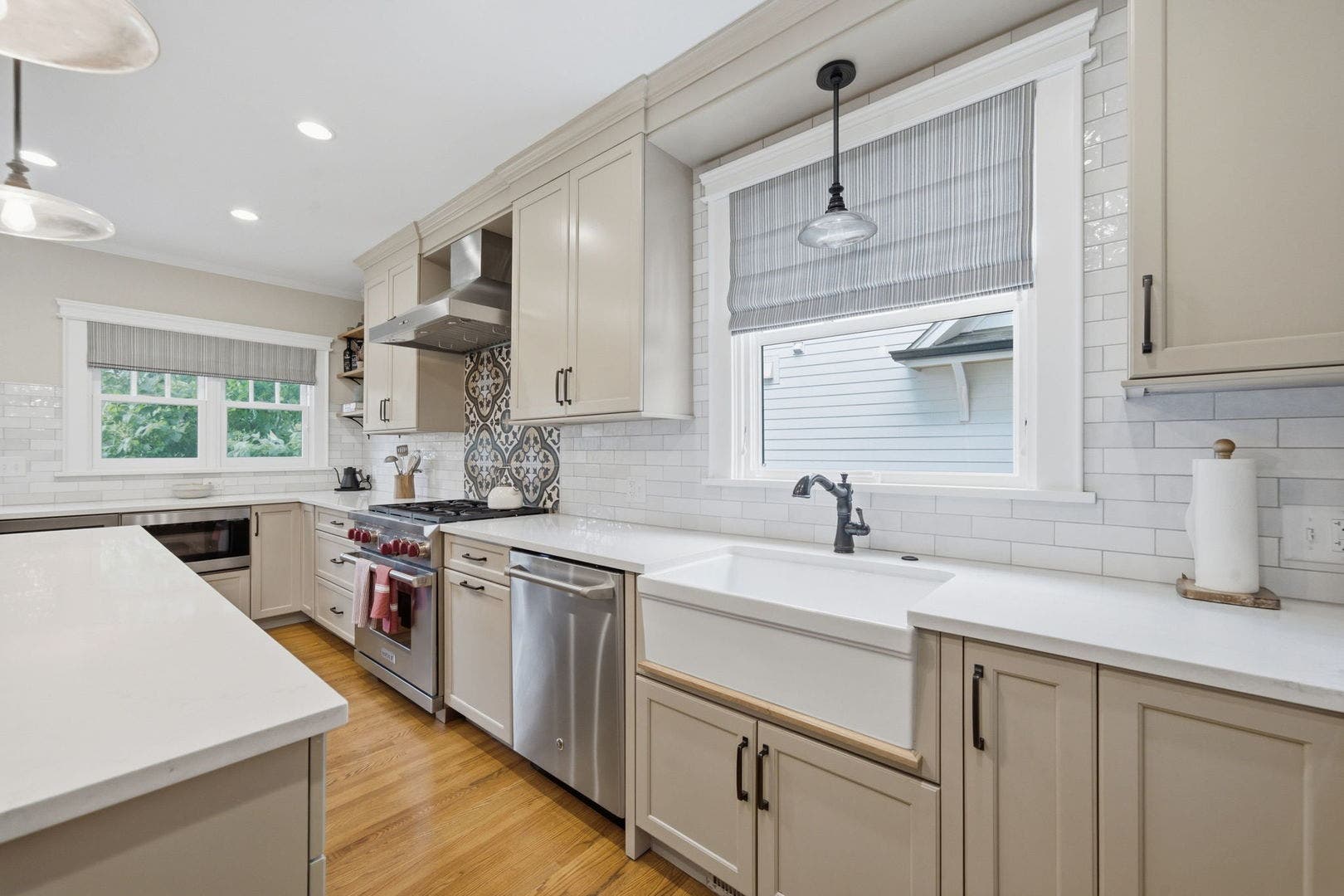 4712 Middaugh Avenue, Downers Grove, IL 60515 4712 Middaugh Avenue, Downers Grove, IL 60515