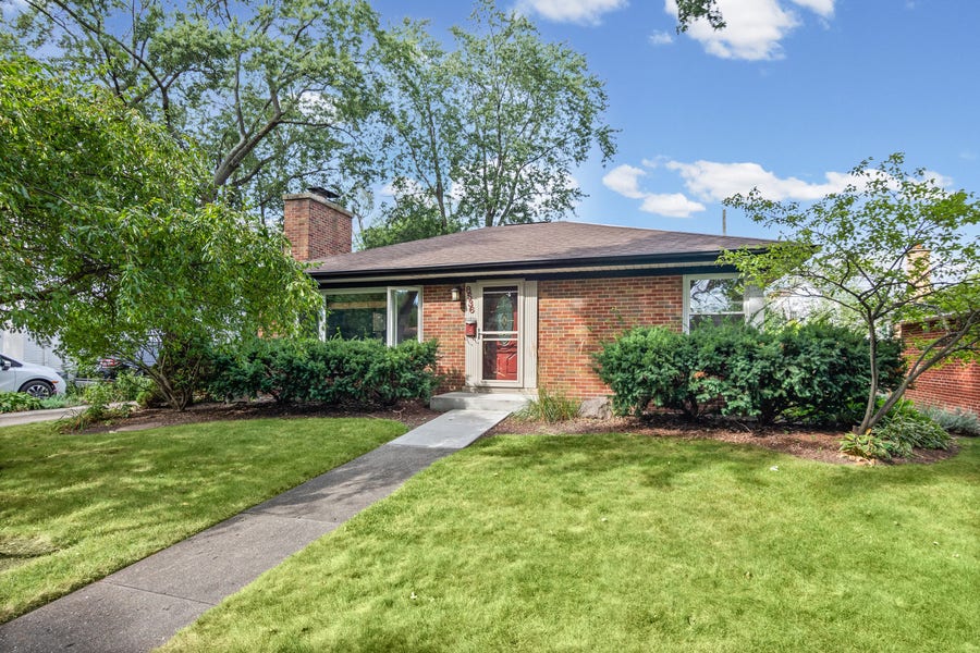 Property photo for 8536 Kedvale Avenue, Skokie, IL