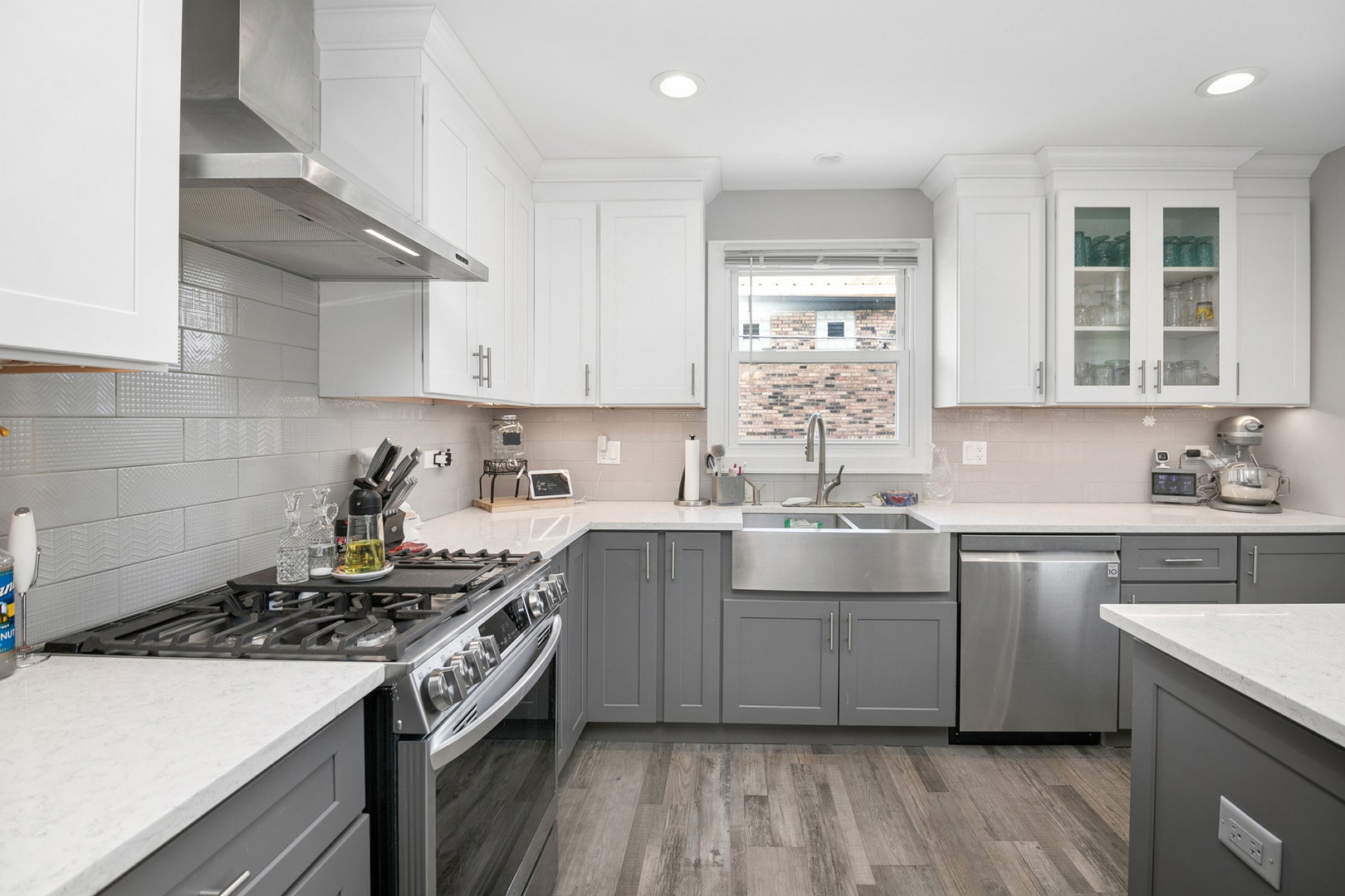 7416 S Octavia Avenue, Bridgeview, IL 60455 7416 S Octavia Avenue, Bridgeview, IL 60455