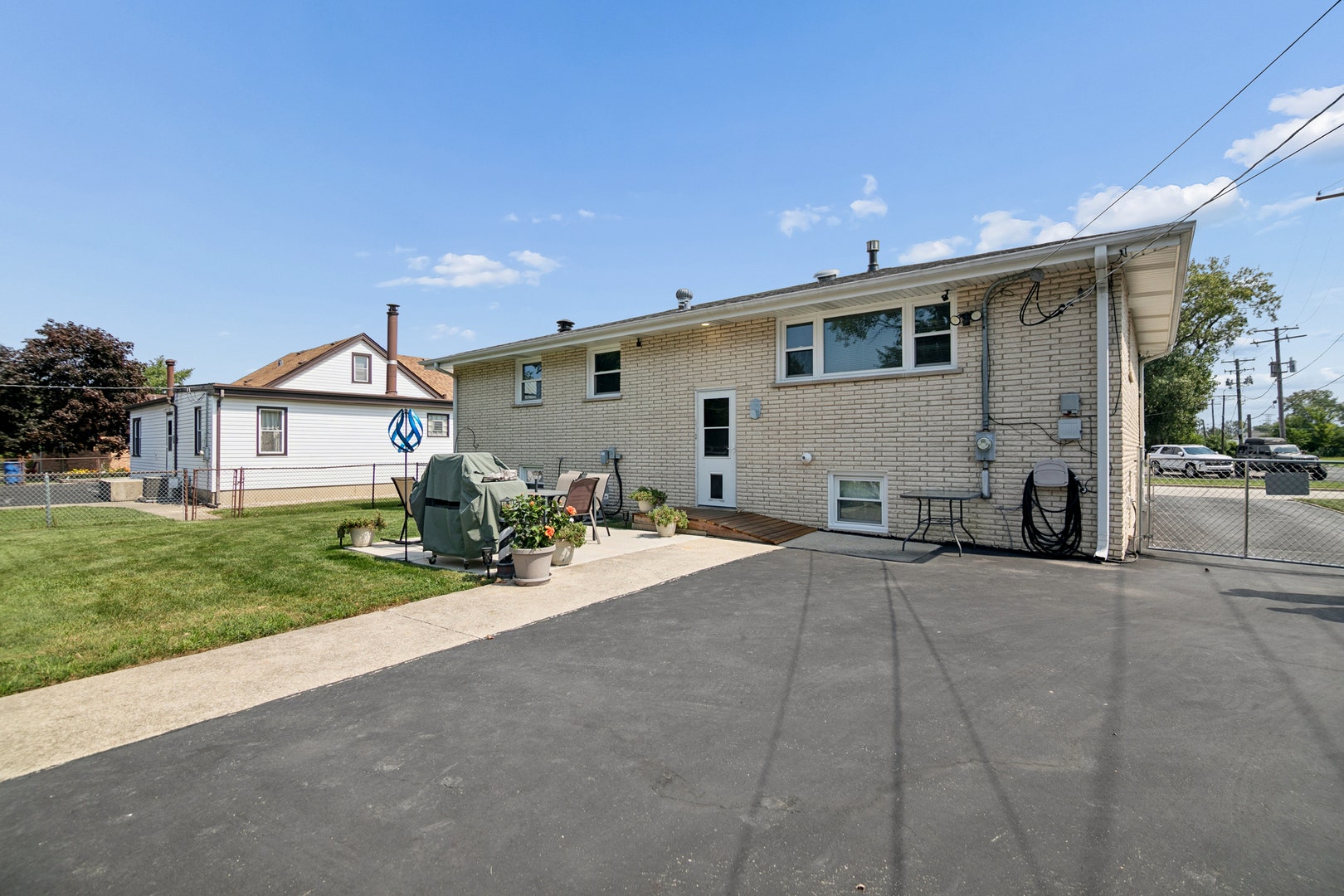7416 S Octavia Avenue, Bridgeview, IL 60455 7416 S Octavia Avenue, Bridgeview, IL 60455