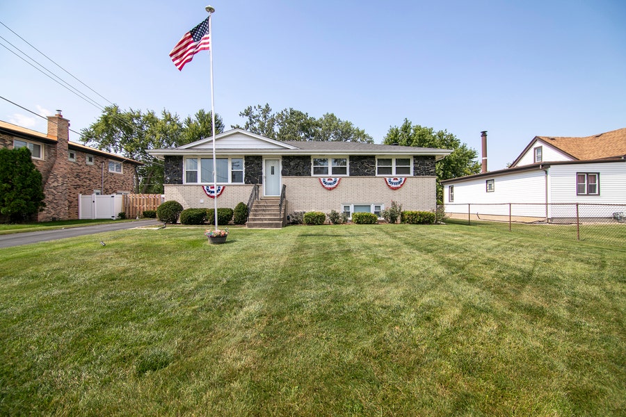 Property photo for 7416 S Octavia Avenue, Bridgeview, IL